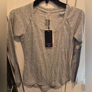 NWT Gray CALIA by Carrie Underwood Long Sleeve Tee